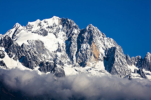 仰视,山脉,玉龙雪山,丽江,云南,中国