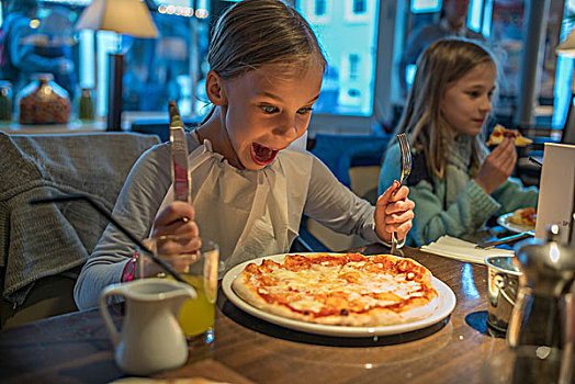 孩子,吃,美味,比萨饼,餐馆