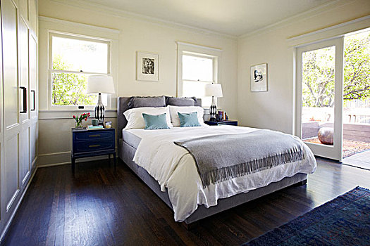 双人床,宽敞,卧室,衣柜,风景