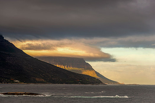 南非开普敦,十二门徒山,的帽子云