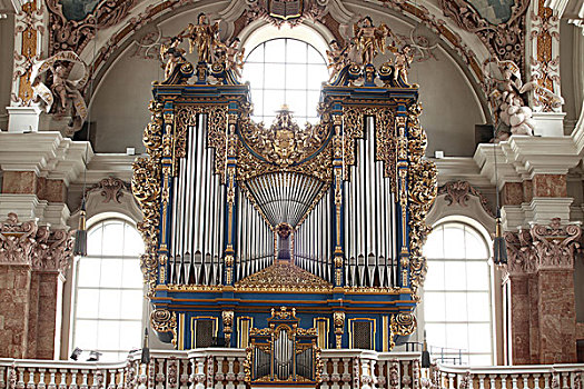 因斯布鲁克大教堂管风琴