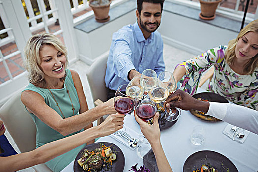 朋友,祝酒,葡萄酒杯,餐馆,高兴
