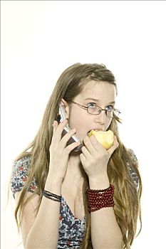 肖像,女青年,吃,苹果,联络,通话,电话,白色