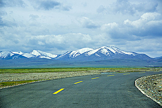 雪山草原公路