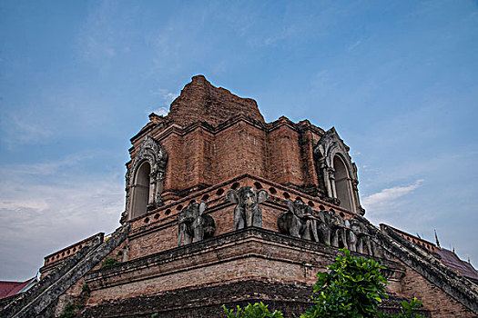 泰国清迈古城契迪龙寺,wat,chedi,luang,主佛塔