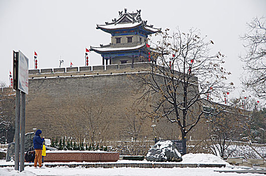 雪中的陕西西安城墙