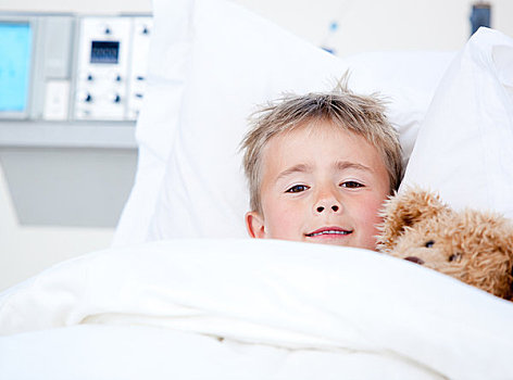 疾病,可爱,小男孩,卧,病床,泰迪熊