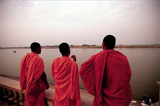 柬埔寨,金边,和尚,看,泥,湄公河,河滨地区,散步场所