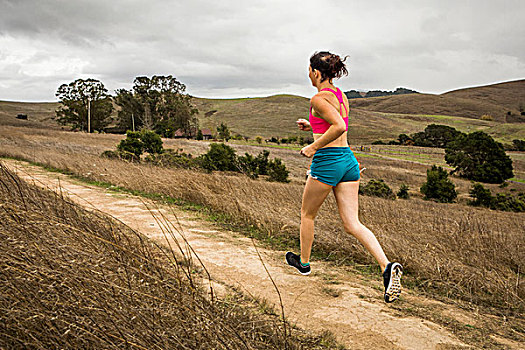 女性,跑步,跑,土路,风景