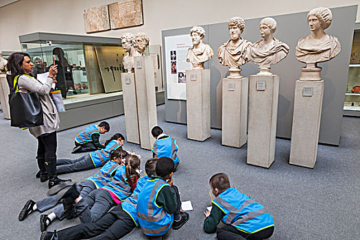 英格兰,伦敦,大英博物馆,罗马帝国,房间,学童,绘画,罗马人,半身像
