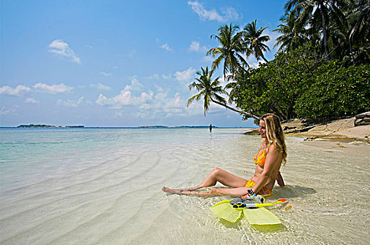 女青年,潜水,海滩,岛屿,南马累环礁,马尔代夫,印度洋,亚洲