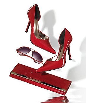 时髦,红色,高跟鞋,细高跟,鞋,墨镜,手提包,落下,金属表面,隔绝