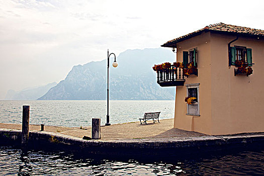 湖,意大利
