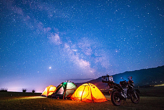 中国新疆的夏季银河