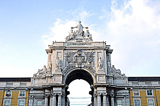 仰视,拱道,罗斯奥广场,里斯本,葡萄牙