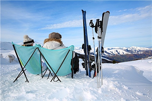 情侣,滑雪,放松,长,椅子