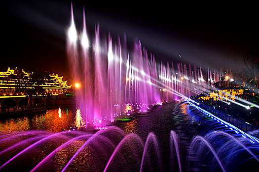 重庆璧山县观音塘湿地公园激光音乐喷泉夜景
