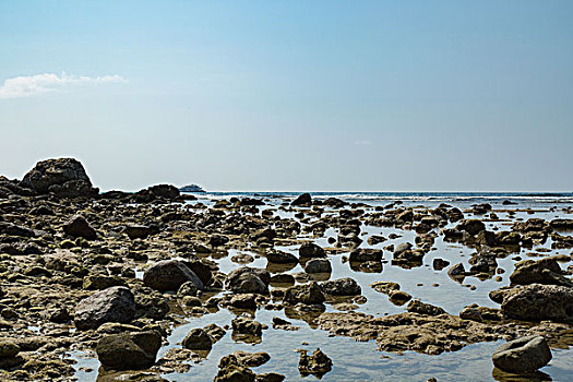 海南的沿海石滩