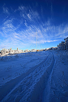 林海雪原中的路