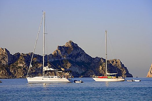 航行快艇,正面,岩石,岛屿,伊比沙岛,西班牙