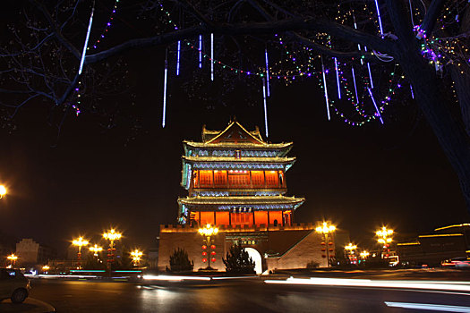 节日临汾鼓楼的夜景灯光