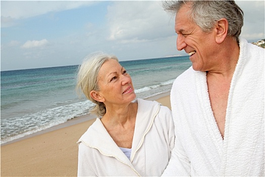 老年,夫妻,浴袍,海滩