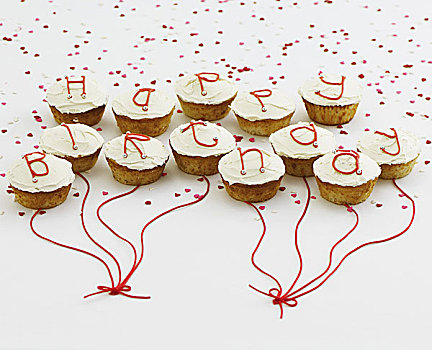 杯形蛋糕,白色,糖衣浇料,文字,生日快乐