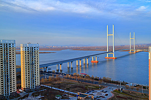 新鸭绿江大桥