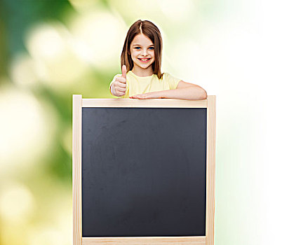 人,广告,教育,概念,高兴,小女孩,留白,黑板,展示,竖大拇指