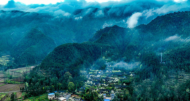 重庆酉阳,乡村雨后风景美