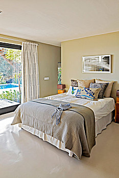 灰色,床单,双人床,靠近,平台,窗户,现代,卧室,苍白,树脂,地面