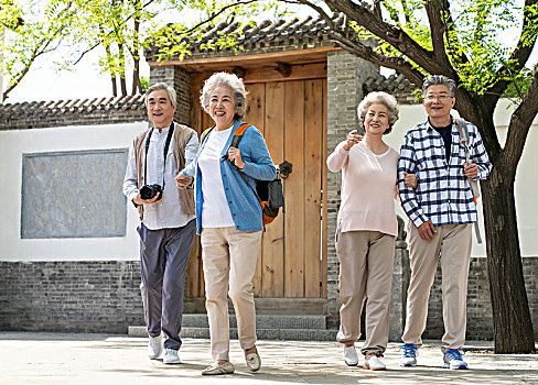 老年夫妻旅游