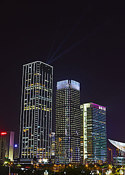 深圳中心区现代商厦夜色