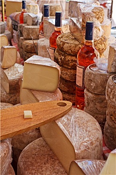 山羊乳酪,葡萄酒