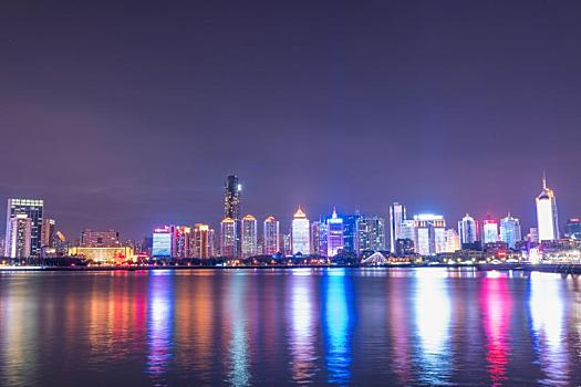 中国山东青岛市南区城市夜景