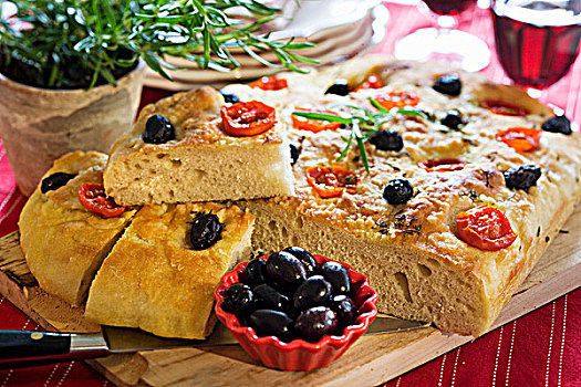 意式香饼,西红柿,乌榄
