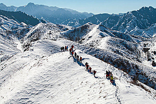 徒步天山雪山