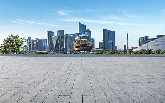 汽车广告背景,杭州钱江新城,空的地板和现代城市建筑