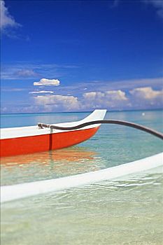 红色,白色,舷外支架,独木舟,漂浮,平静,青绿色,水