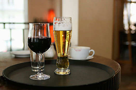 葡萄酒杯,啤酒,咖啡,桌子