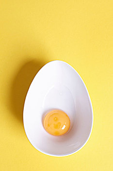俯视,蛋黄,椭圆,碗,黄色背景