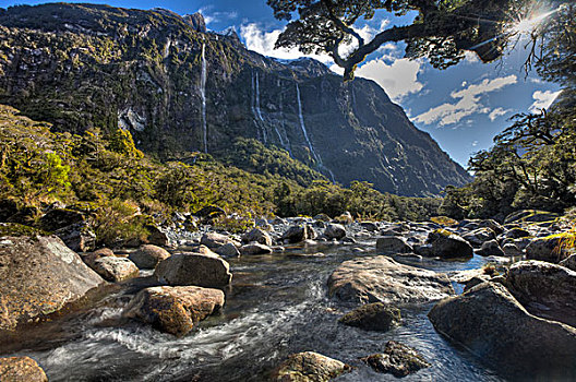 河,瀑布,流动,岩石,米尔福德峡湾,峡湾国家公园,新西兰