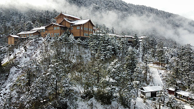 航拍四川峨眉山冬日云海雪中大气美景