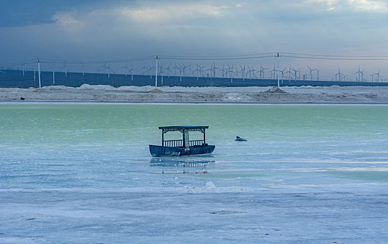 新疆达坂城guhya古海雅盐湖旅游生态景区