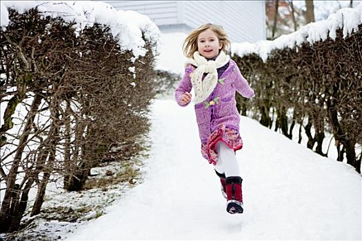 斯堪的纳维亚,女孩,跑,雪中