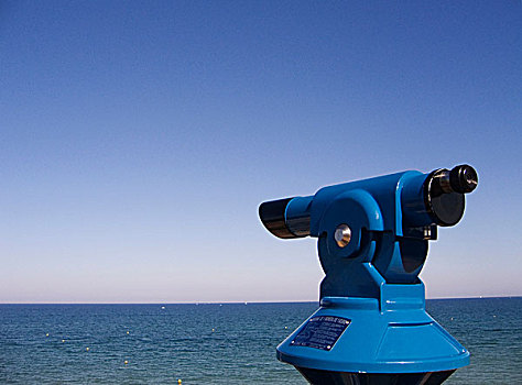 双筒望远镜,西班牙