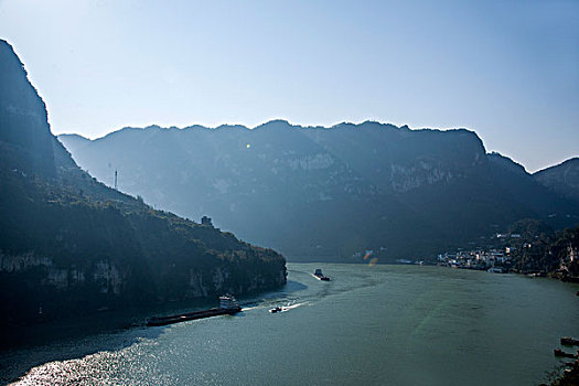 湖北夷陵长江三峡灯影峡