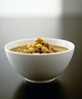 碗,小扁豆汤,葡萄干
