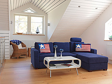 蓝色,沙发,组合,星条旗,垫子,正面,倾斜,天花板,屋顶窗