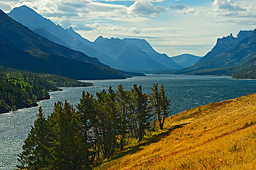 加拿大,艾伯塔省,瓦特顿湖国家公园,景色,瓦特顿湖,山,画廊